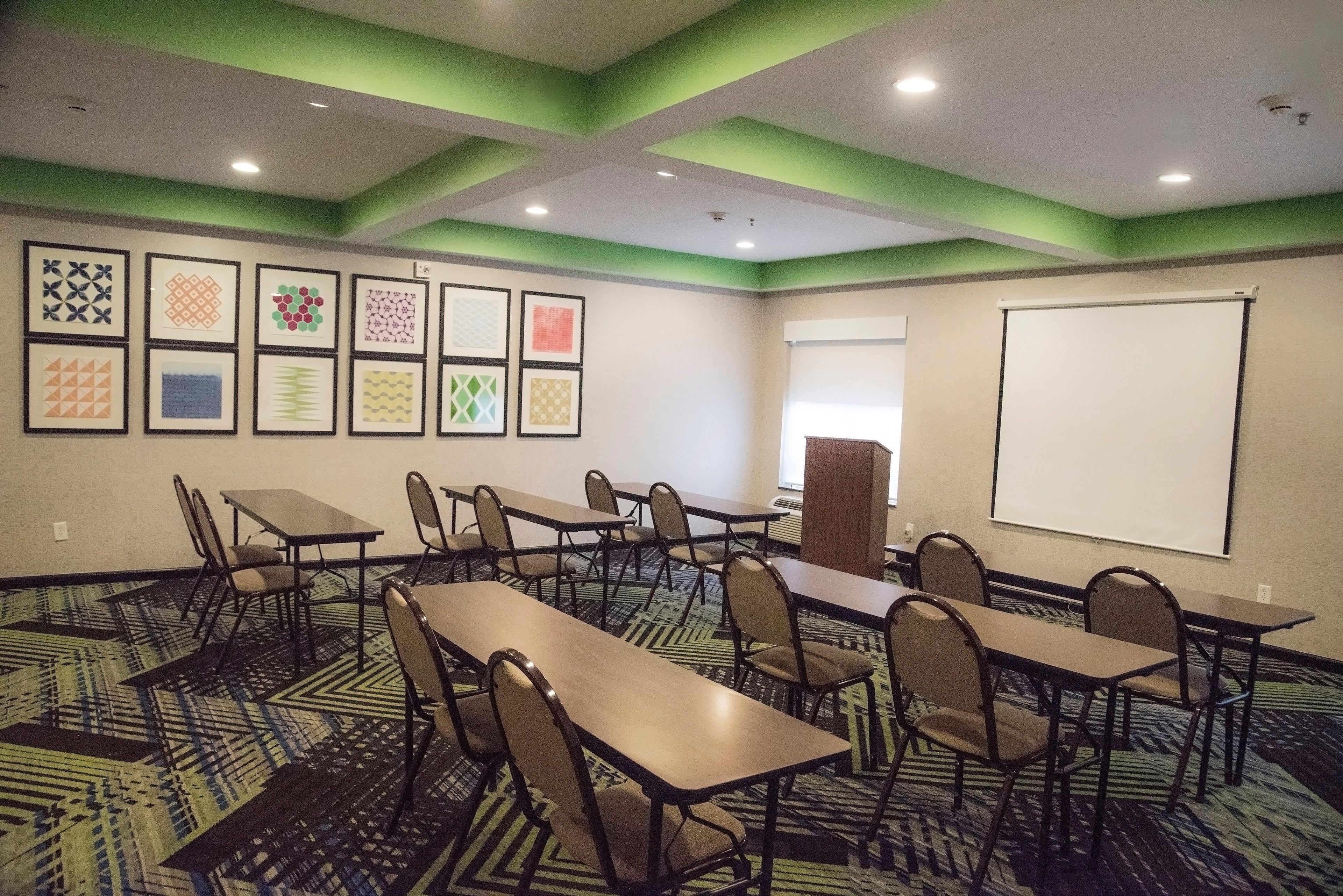 Holiday Inn Express & Suites Alexandria, An Ihg Hotel Exterior foto