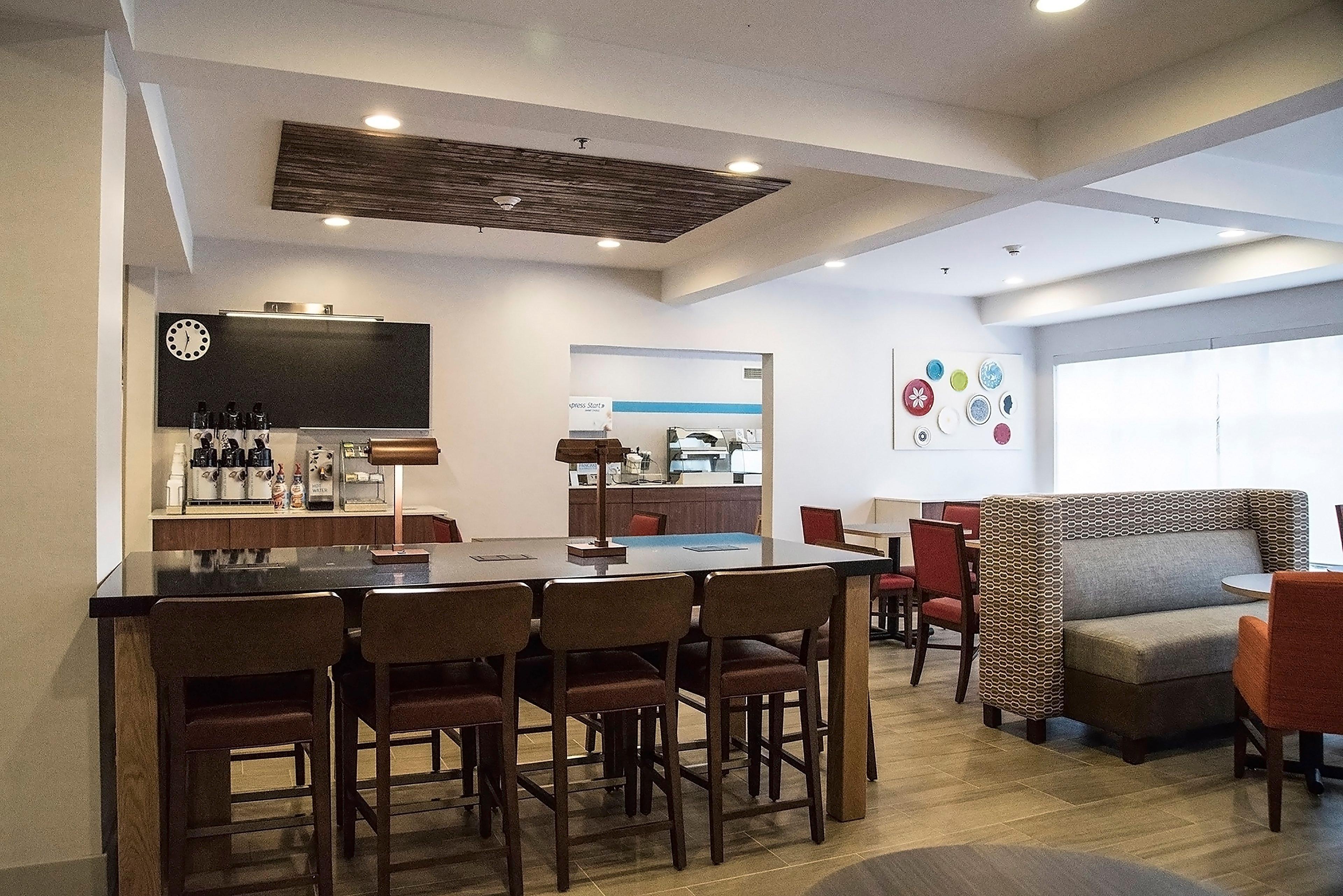 Holiday Inn Express & Suites Alexandria, An Ihg Hotel Exterior foto